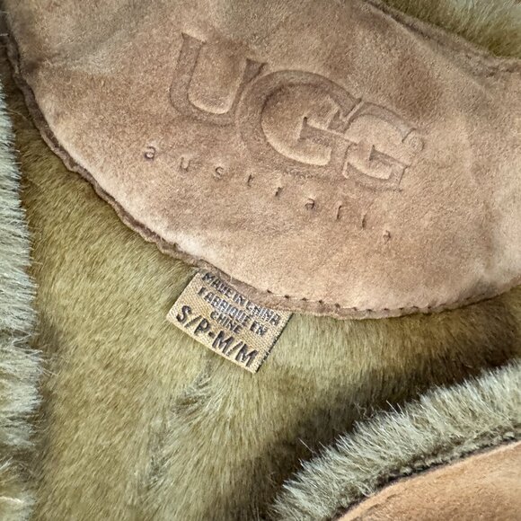 UGG Suede/Fur Poncho Cape Shawl Size S/M - Picture 3 of 8